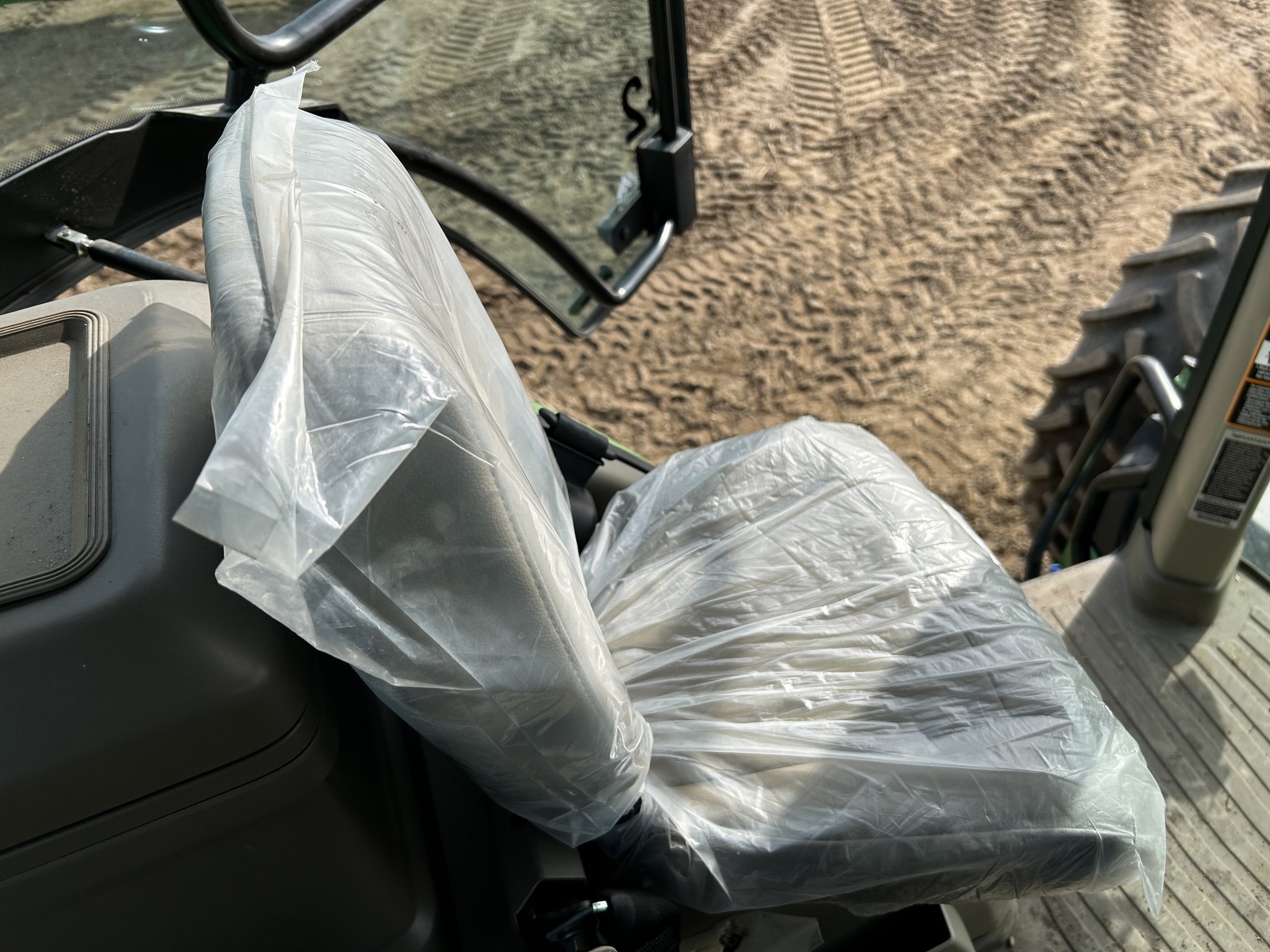 2024 John Deere 8R 370 Tractor