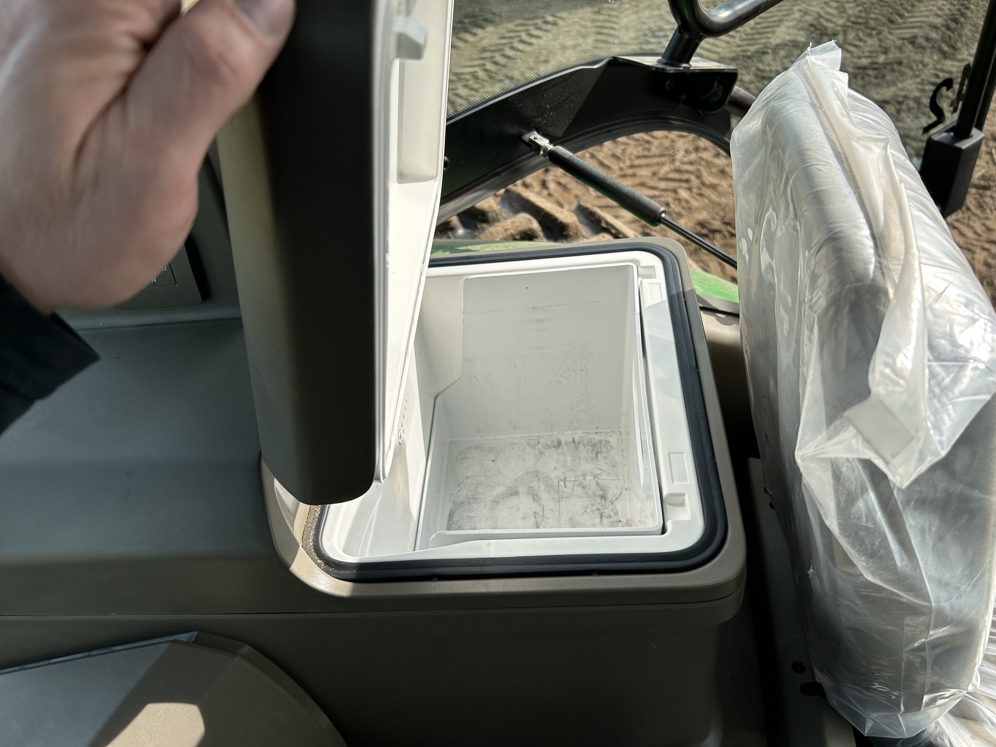 2024 John Deere 8R 370 Tractor