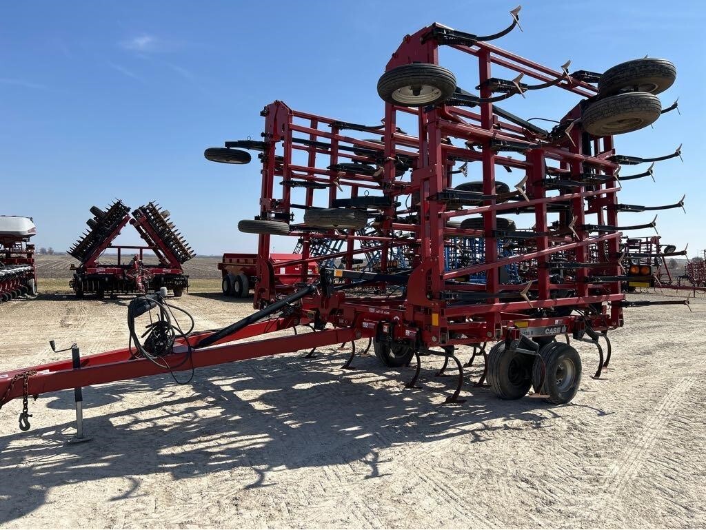 2002 Case IH Tigermate II Field Cultivator