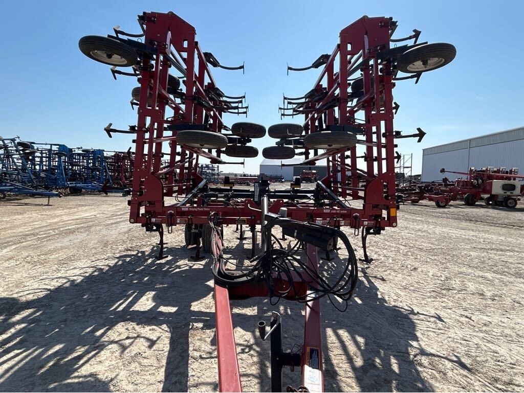 2002 Case IH Tigermate II Field Cultivator