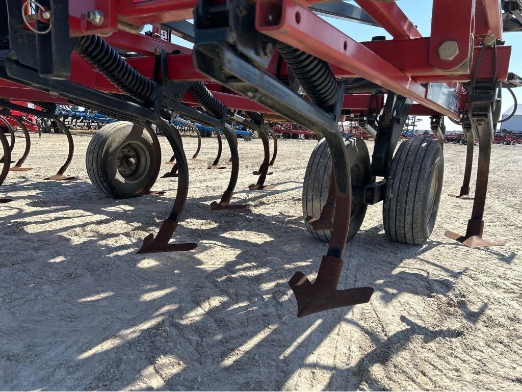 2002 Case IH Tigermate II Field Cultivator