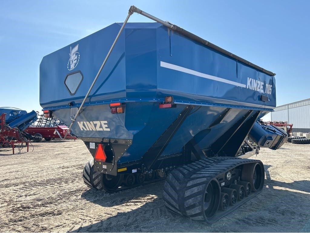 2020 Kinze 1105 Grain Cart