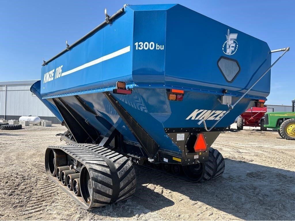 2020 Kinze 1105 Grain Cart