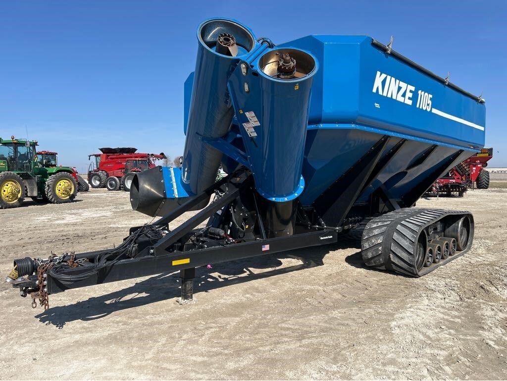 2020 Kinze 1105 Grain Cart