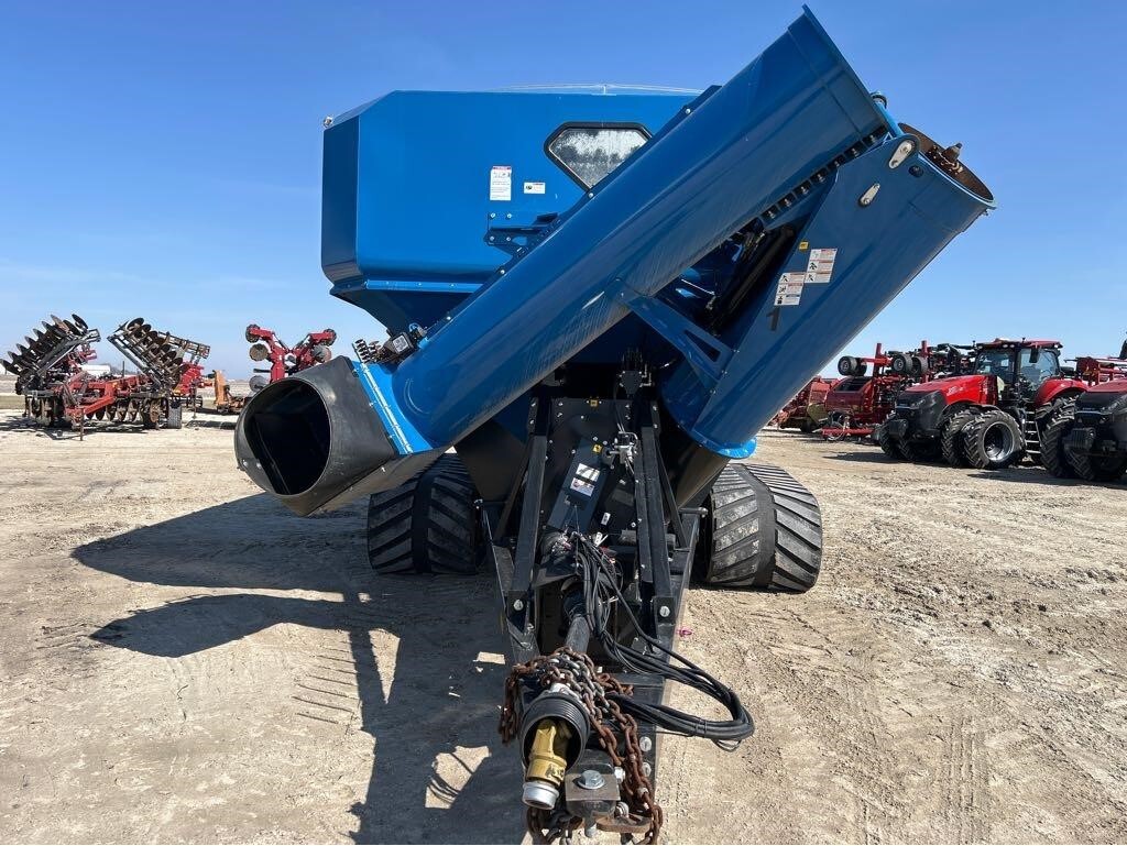 2020 Kinze 1105 Grain Cart