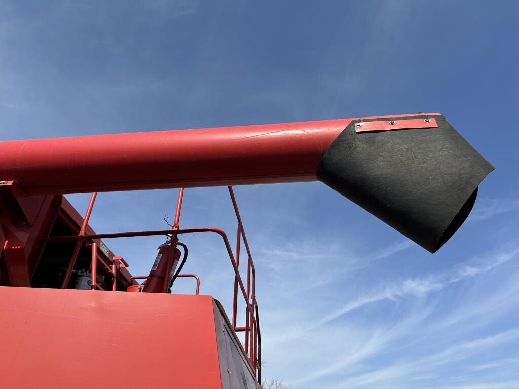 2000 Massey Ferguson 8780XP Combine