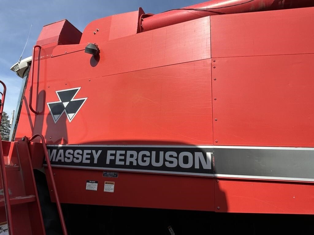 2000 Massey Ferguson 8780XP Combine