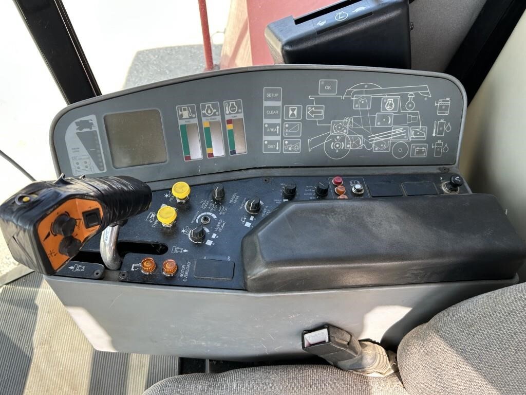 2000 Massey Ferguson 8780XP Combine