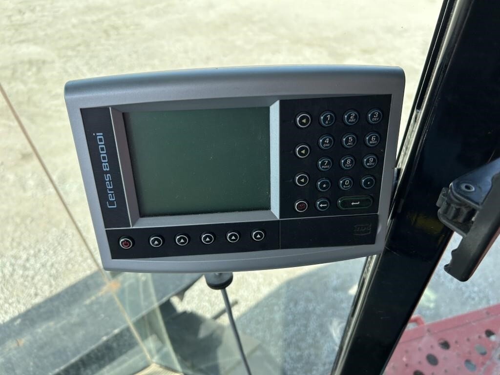 2000 Massey Ferguson 8780XP Combine