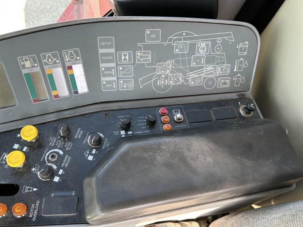 2000 Massey Ferguson 8780XP Combine