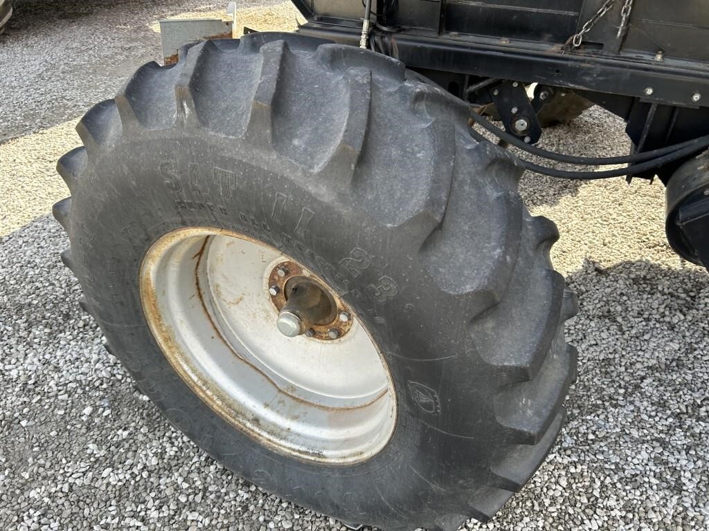 2000 Massey Ferguson 8780XP Combine