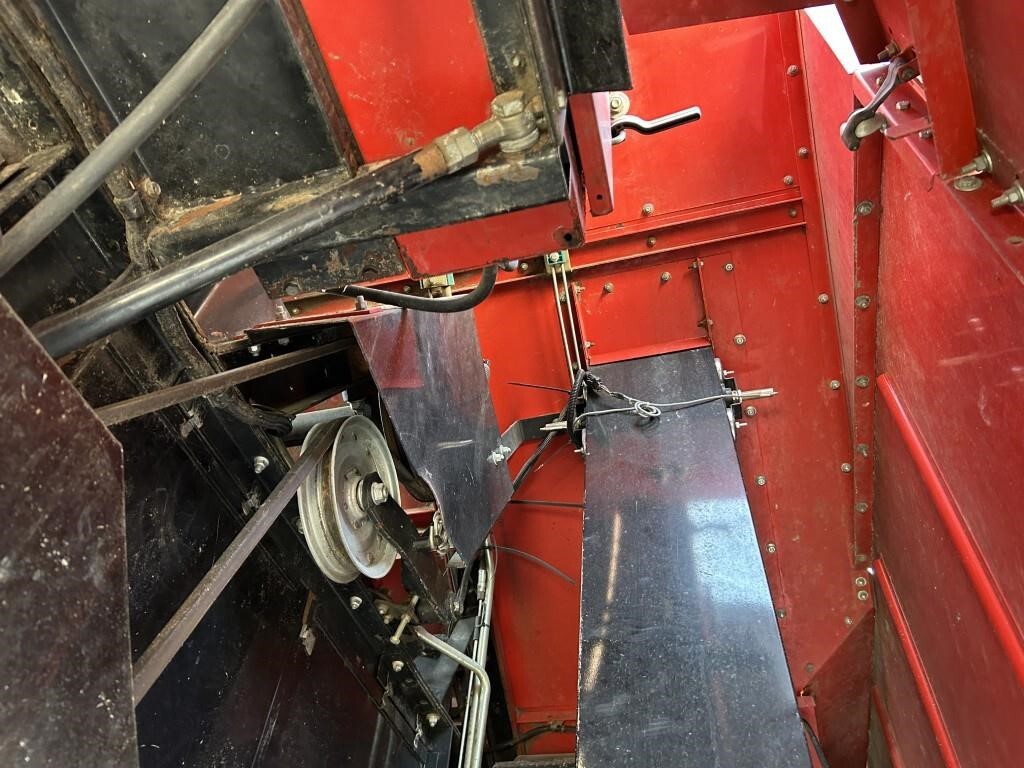 2000 Massey Ferguson 8780XP Combine