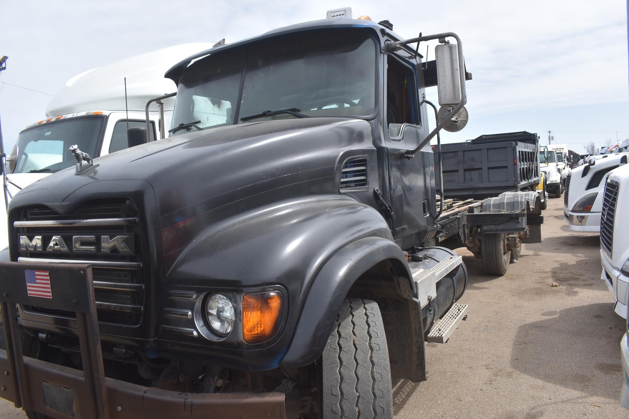 2006 Mack Granite CV713 Dump Trucks/Trailer