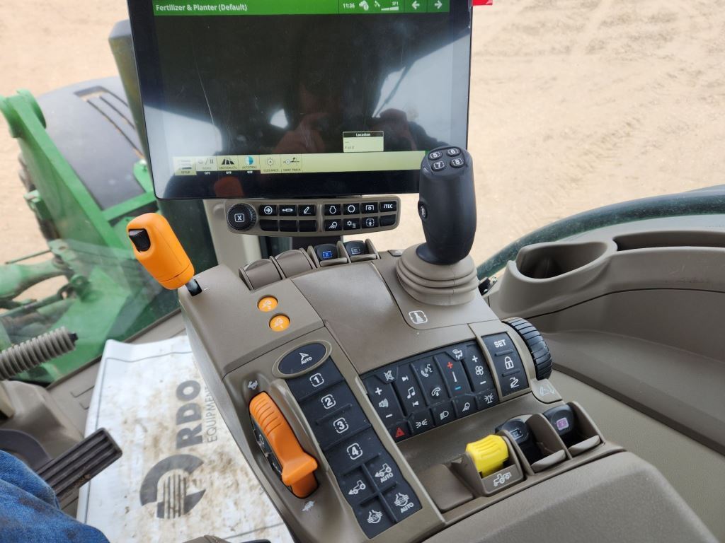 2024 John Deere 8R 230 Tractor