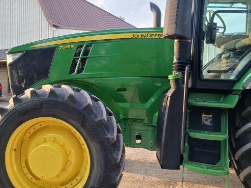 2011 John Deere 7215R Tractor