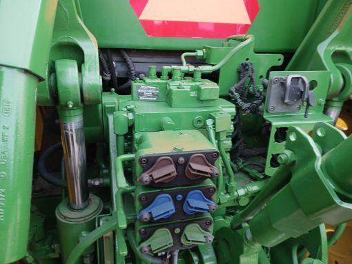 2011 John Deere 7215R Tractor