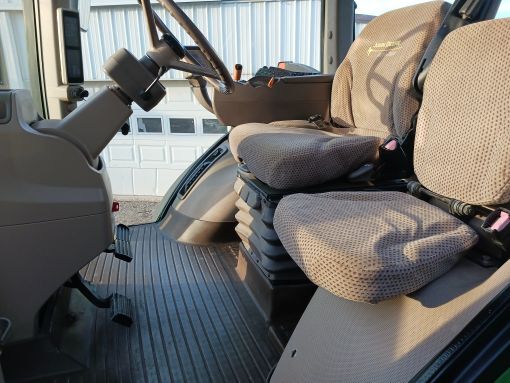 2011 John Deere 7215R Tractor