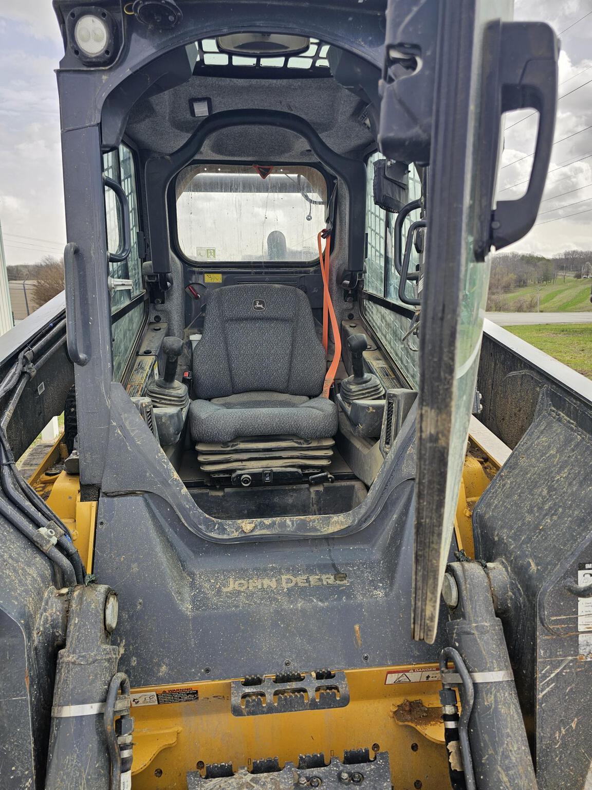 2023 Deere 331G Skid Steer