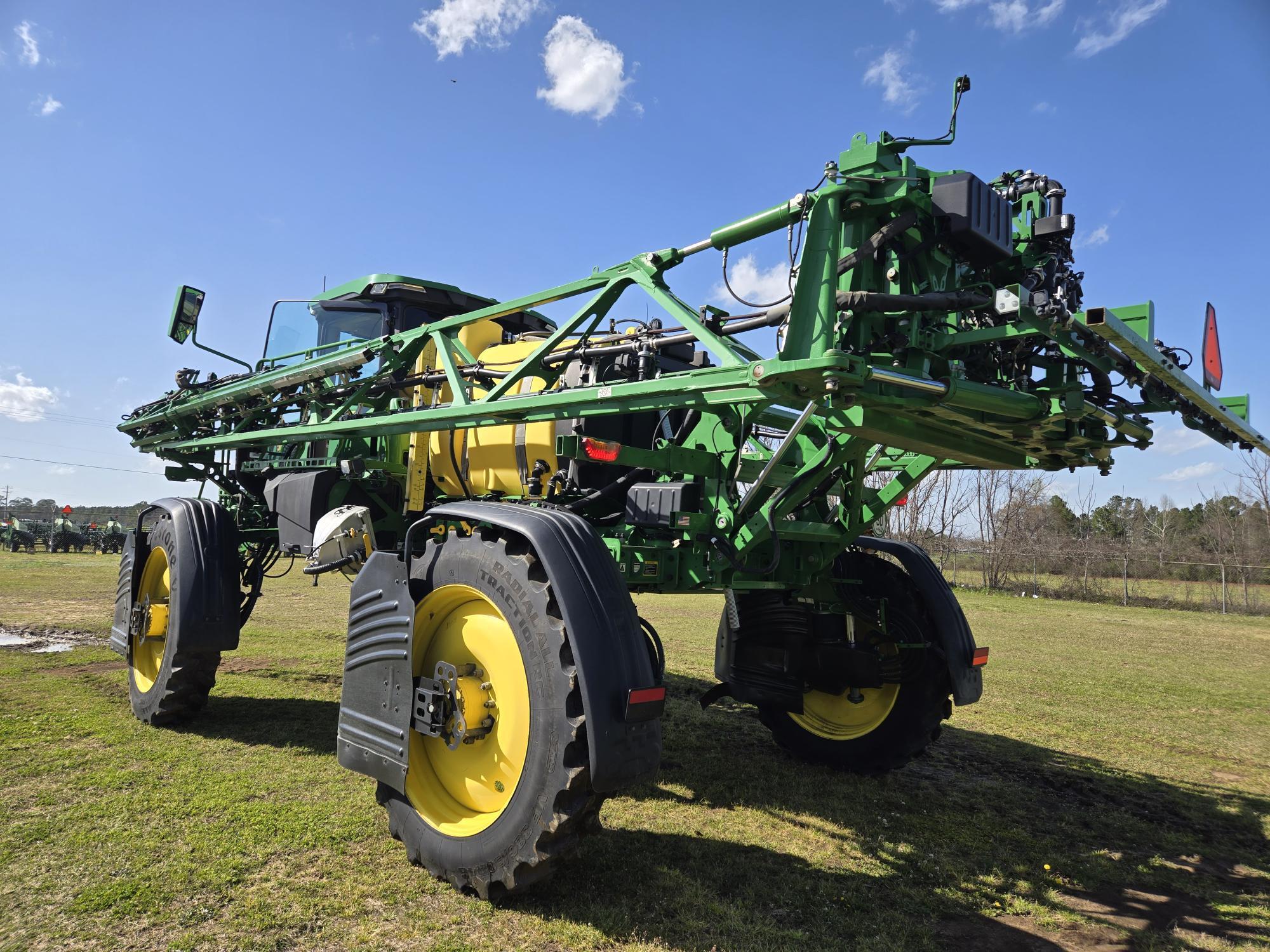 2023 John Deere 408R Self-Propelled Sprayer