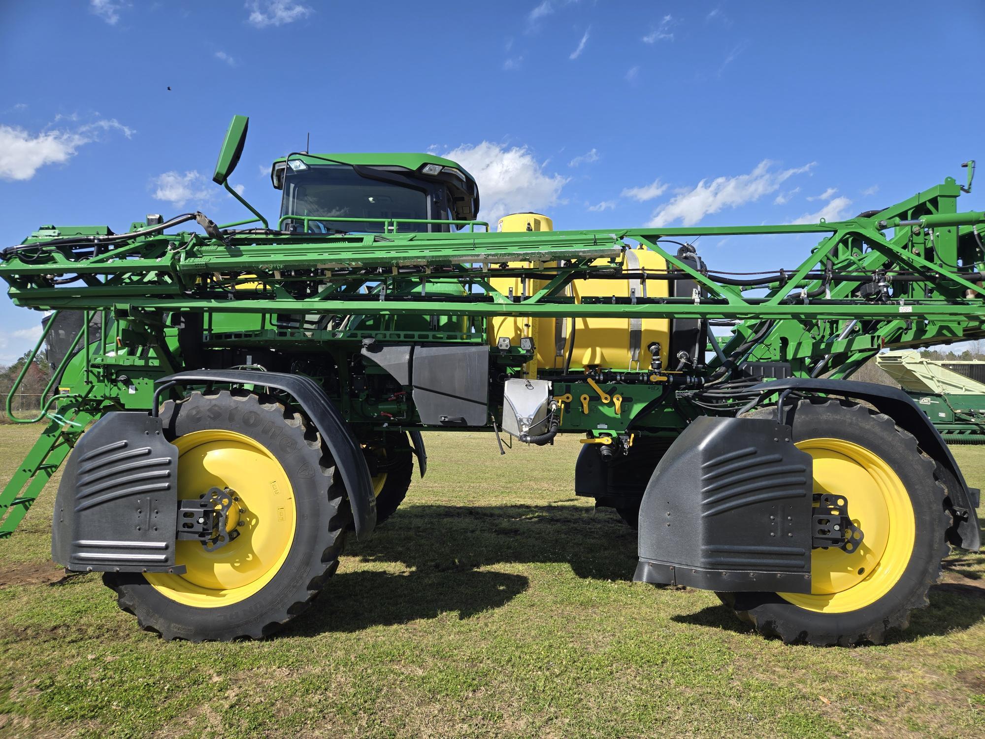 2023 John Deere 408R Self-Propelled Sprayer