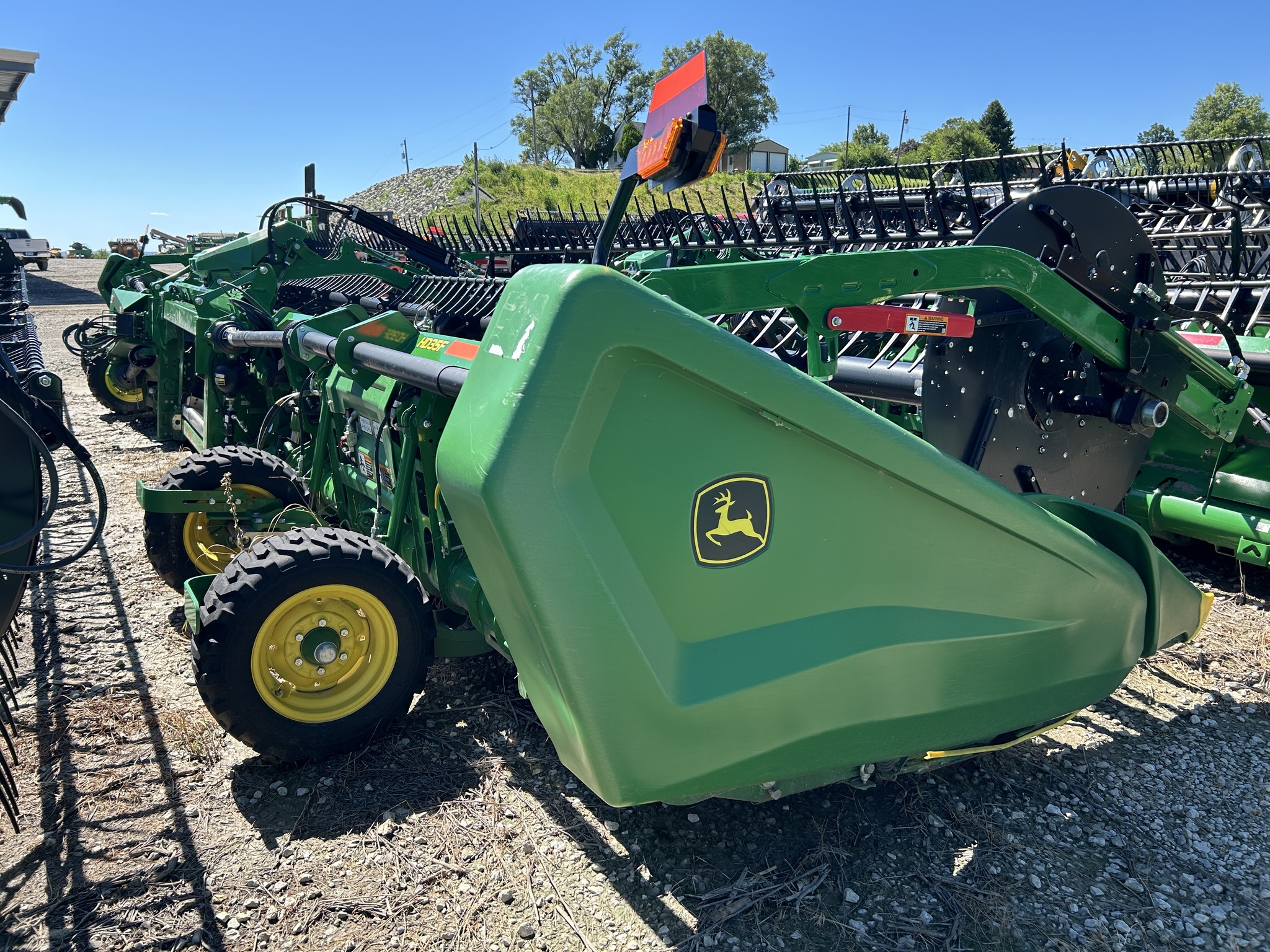 2023 John Deere HD35F Platform