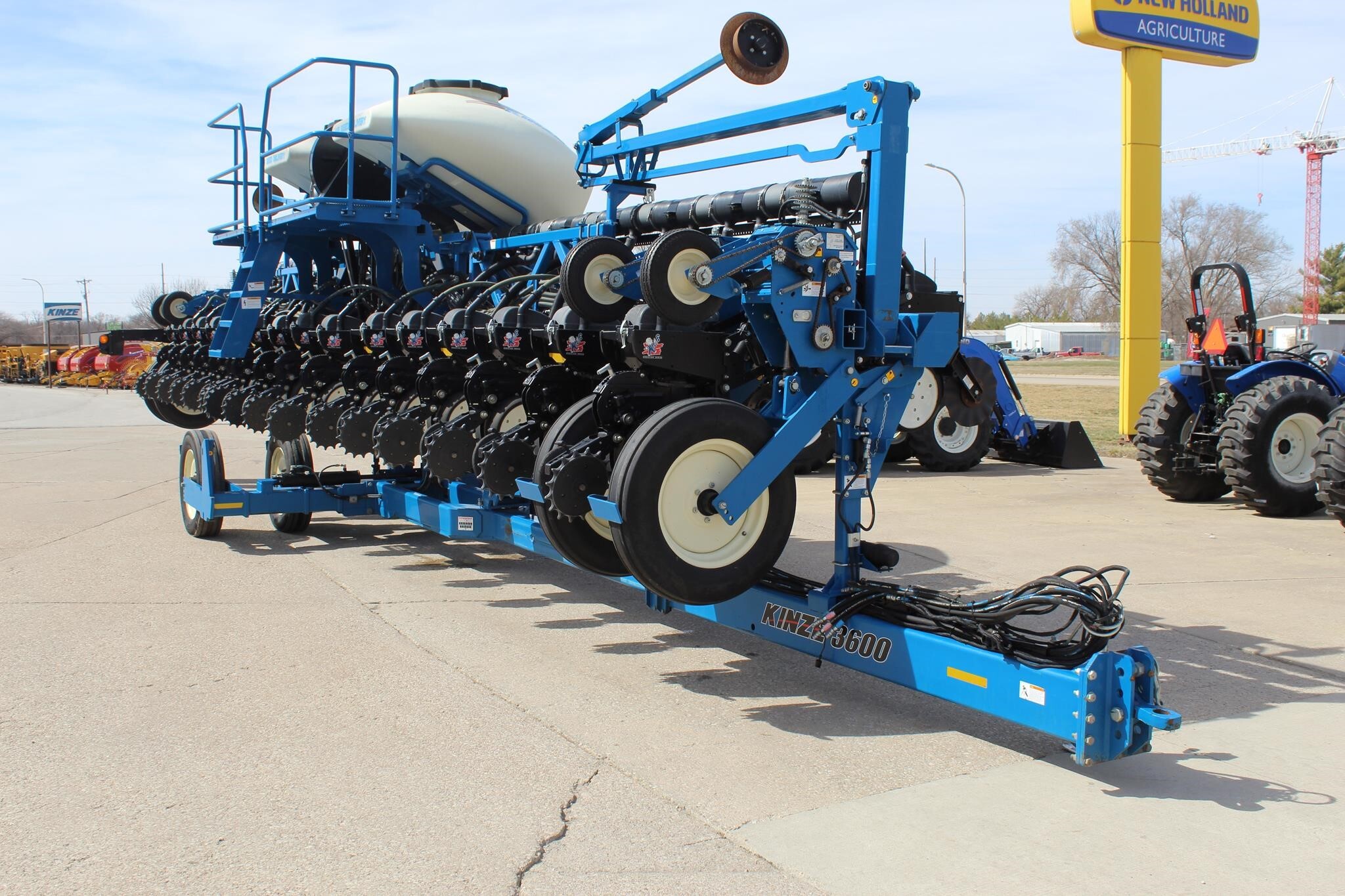 2016 Kinze 3600 ASD Planter