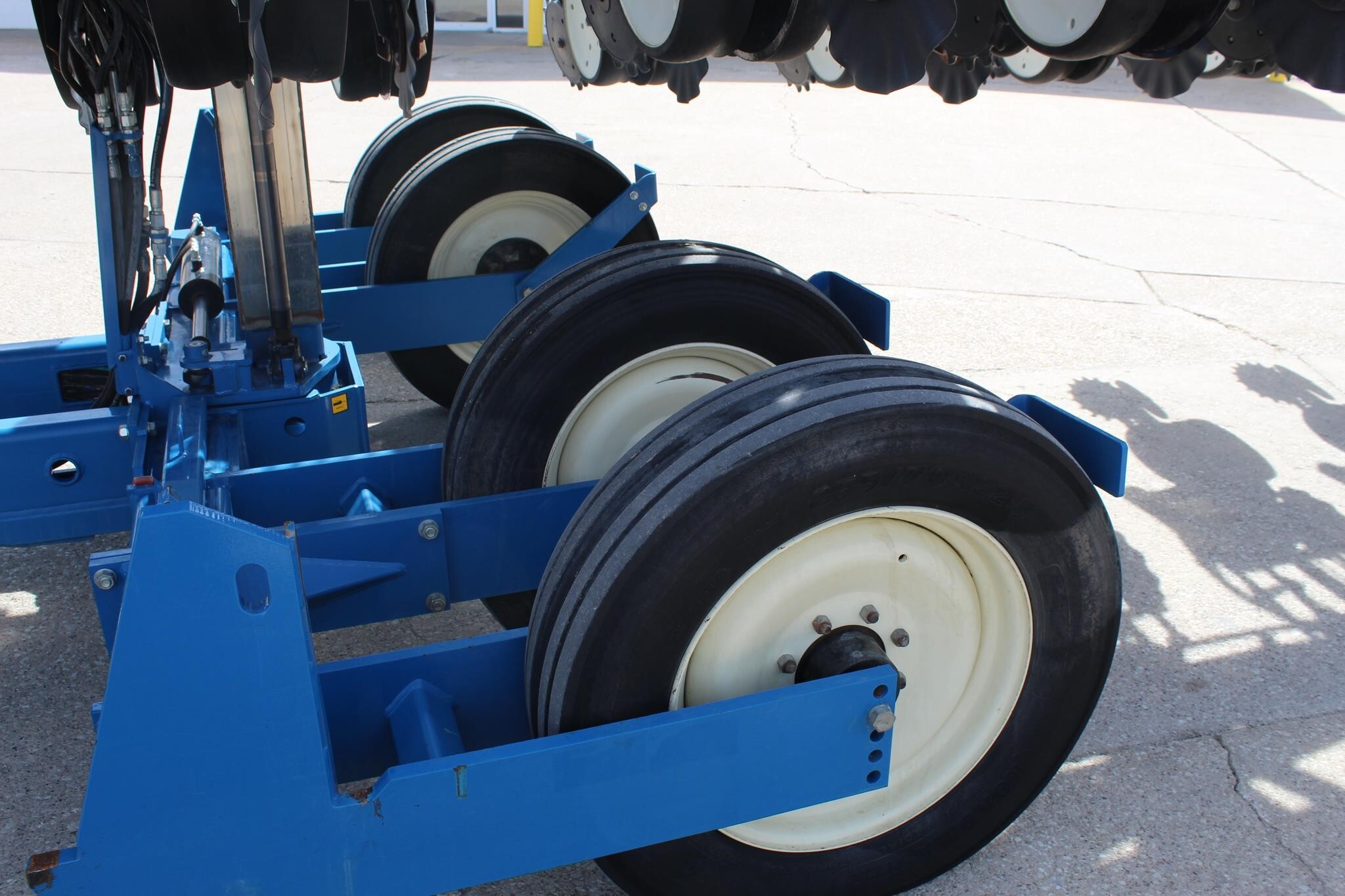2016 Kinze 3600 ASD Planter