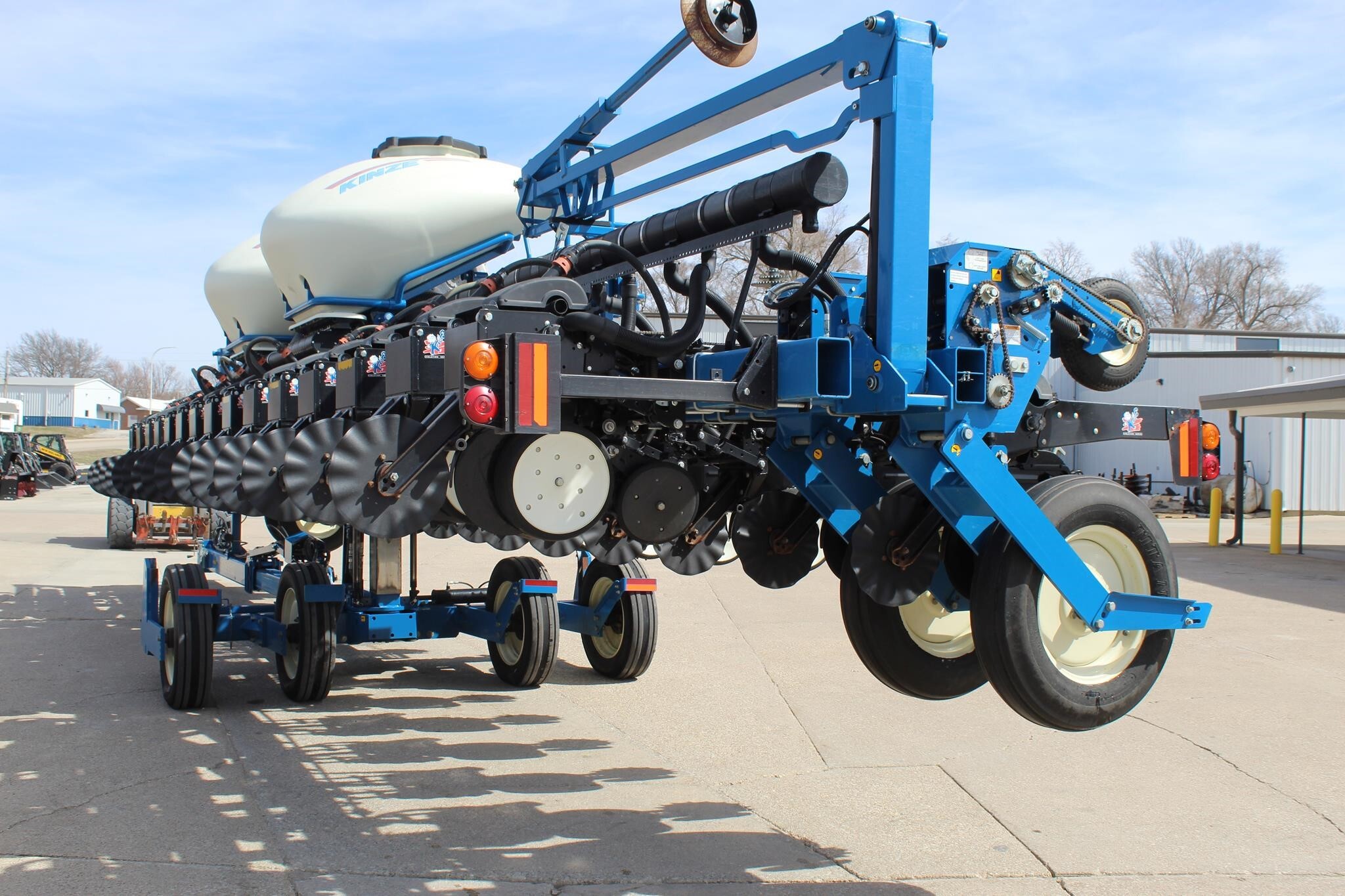 2016 Kinze 3600 ASD Planter