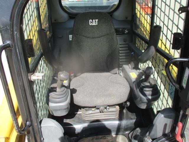 2018 Caterpillar 272D2 Skid Steer