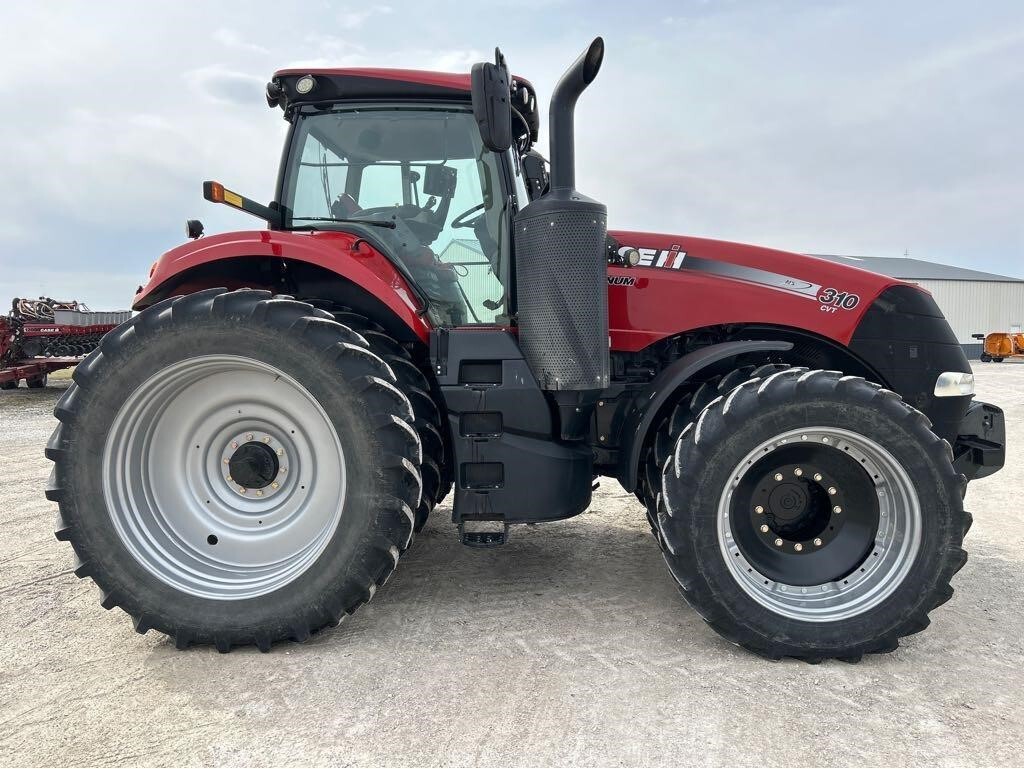 2015 Case IH Magnum 310 CVT Tractor