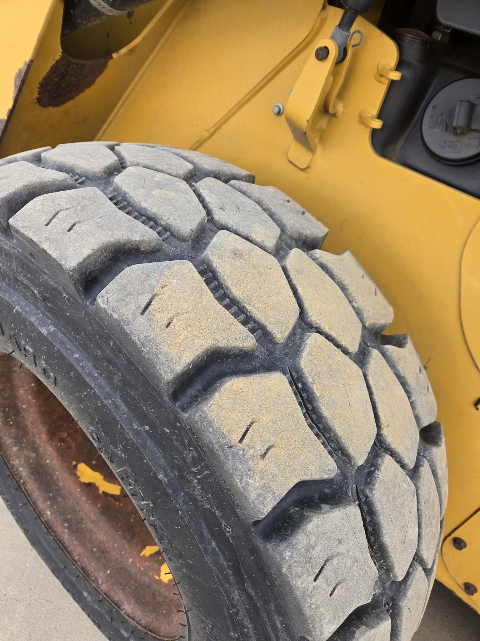 2014 Caterpillar 242D Skid Steer