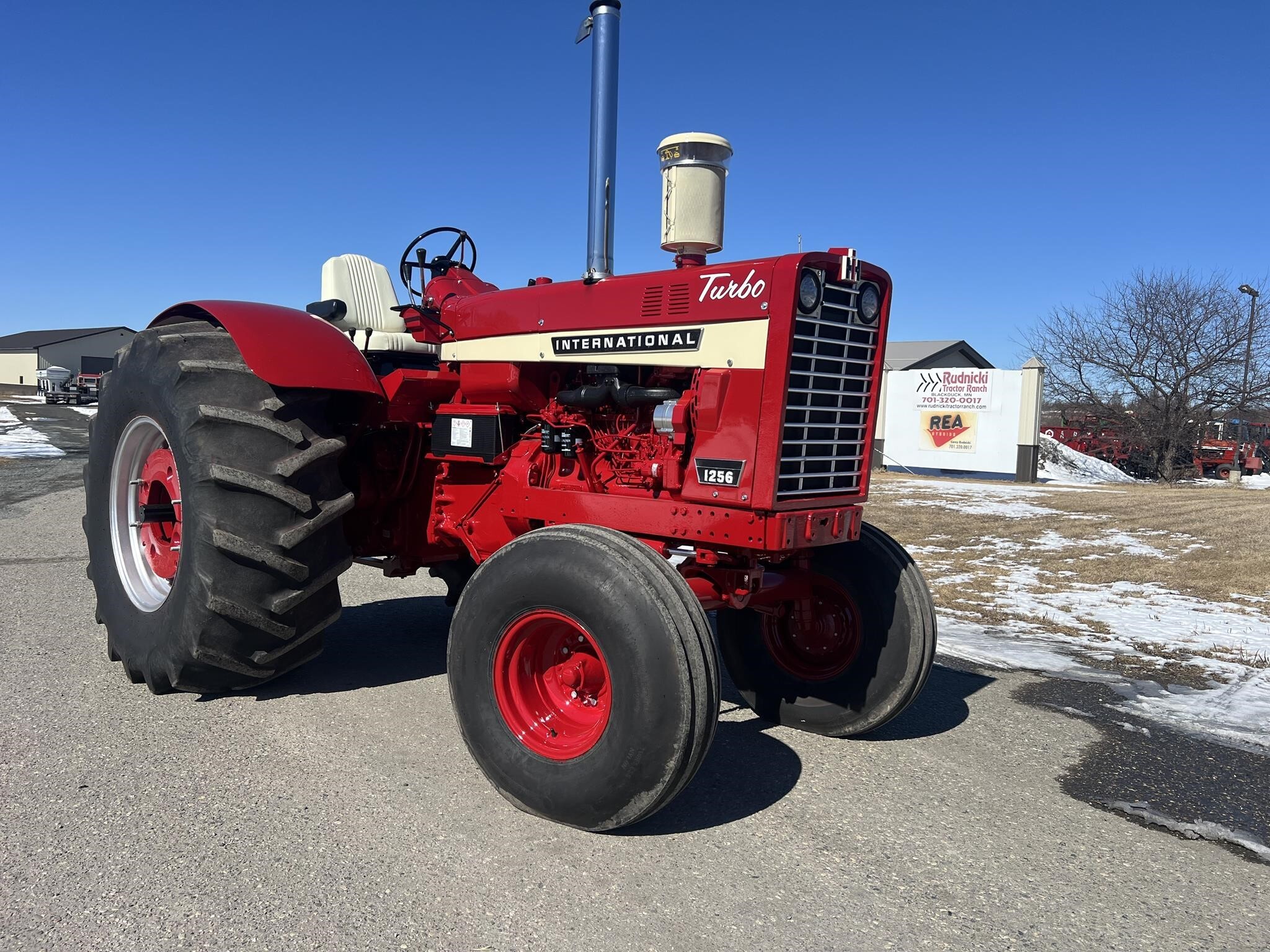 1968 International 1256 Tractor