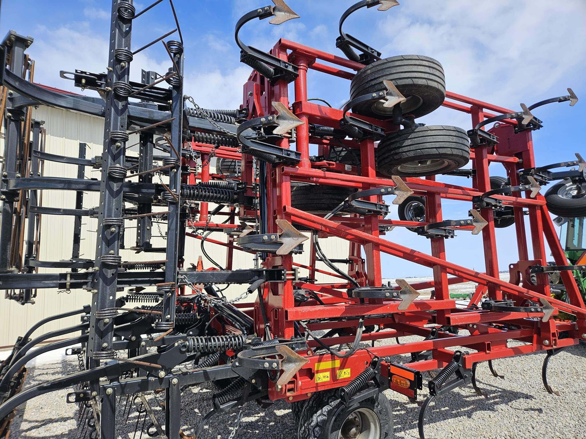 2017 Case IH Tiger-Mate 255 Field Cultivator