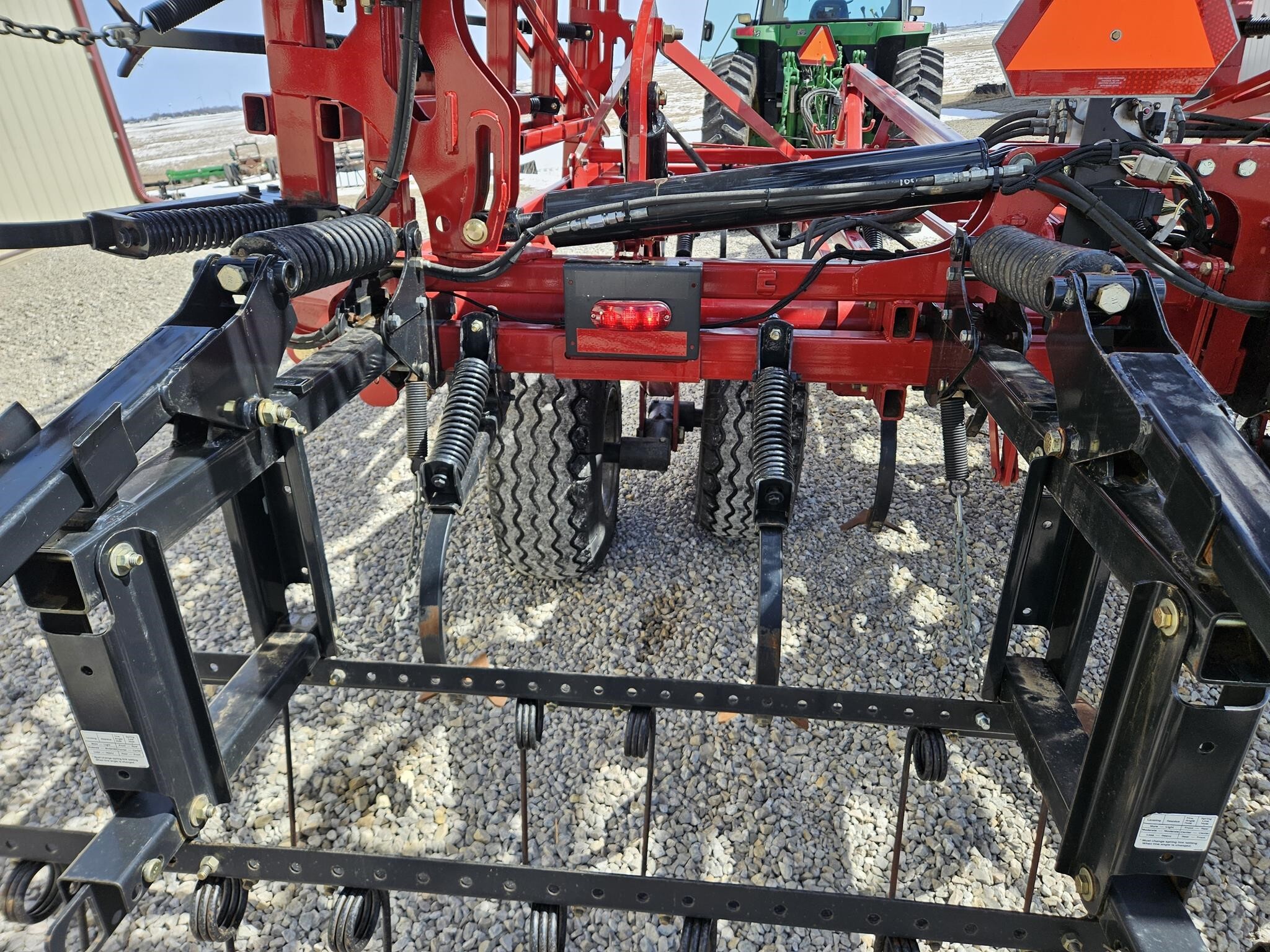 2017 Case IH Tiger-Mate 255 Field Cultivator