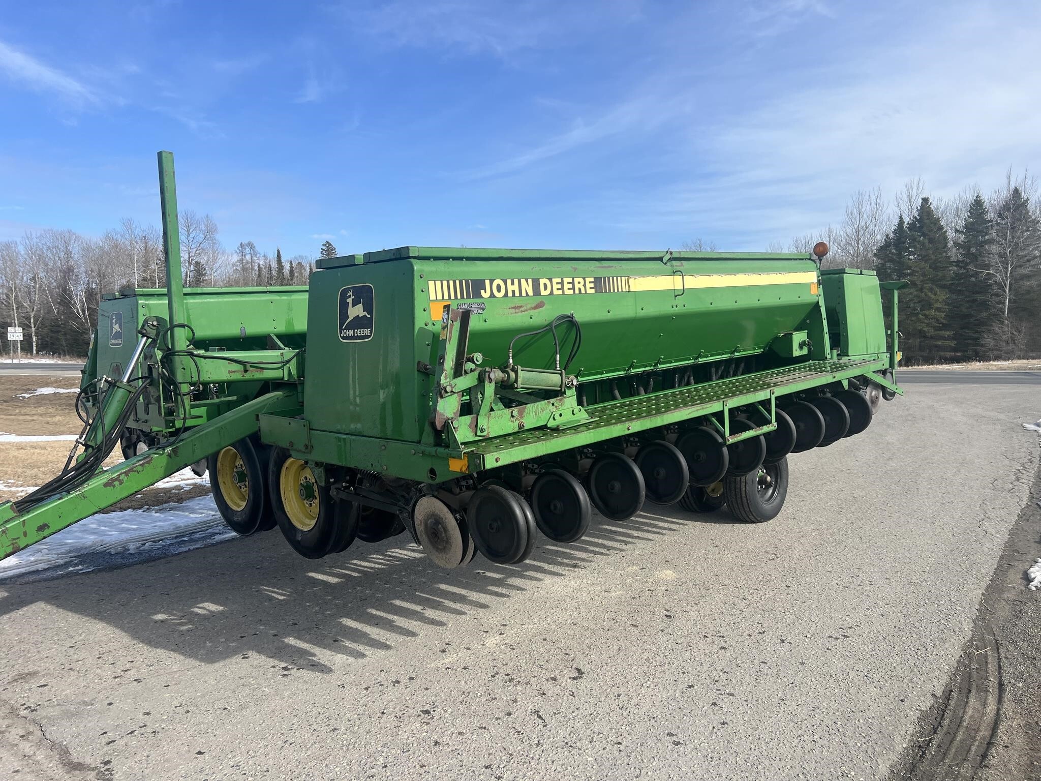 1993 John Deere 455 Drill