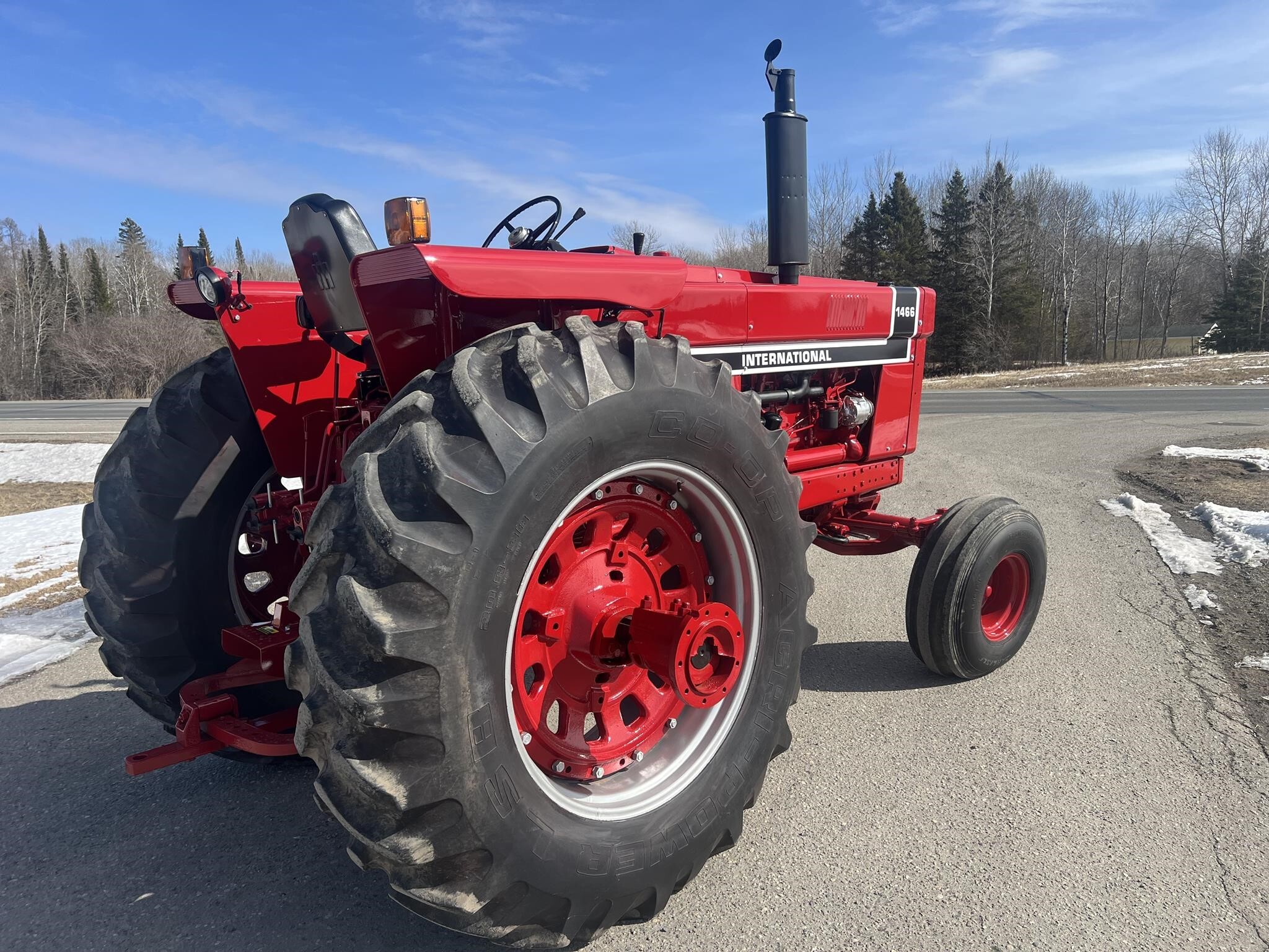 1975 International Harvester 1466 Tractor