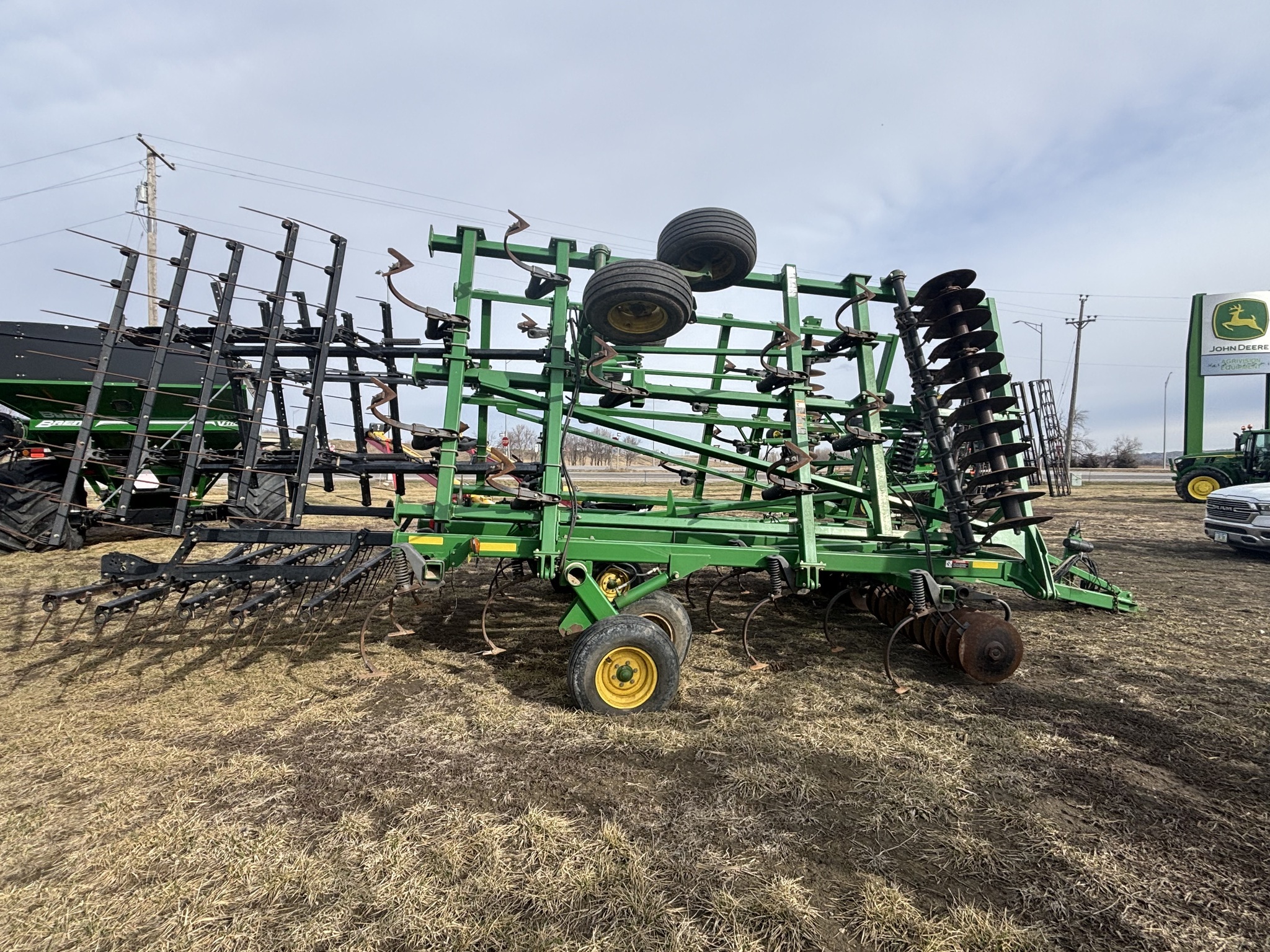 2009 John Deere 2310 Soil Finisher