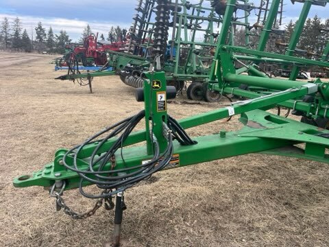 2012 John Deere 2210 Field Cultivator