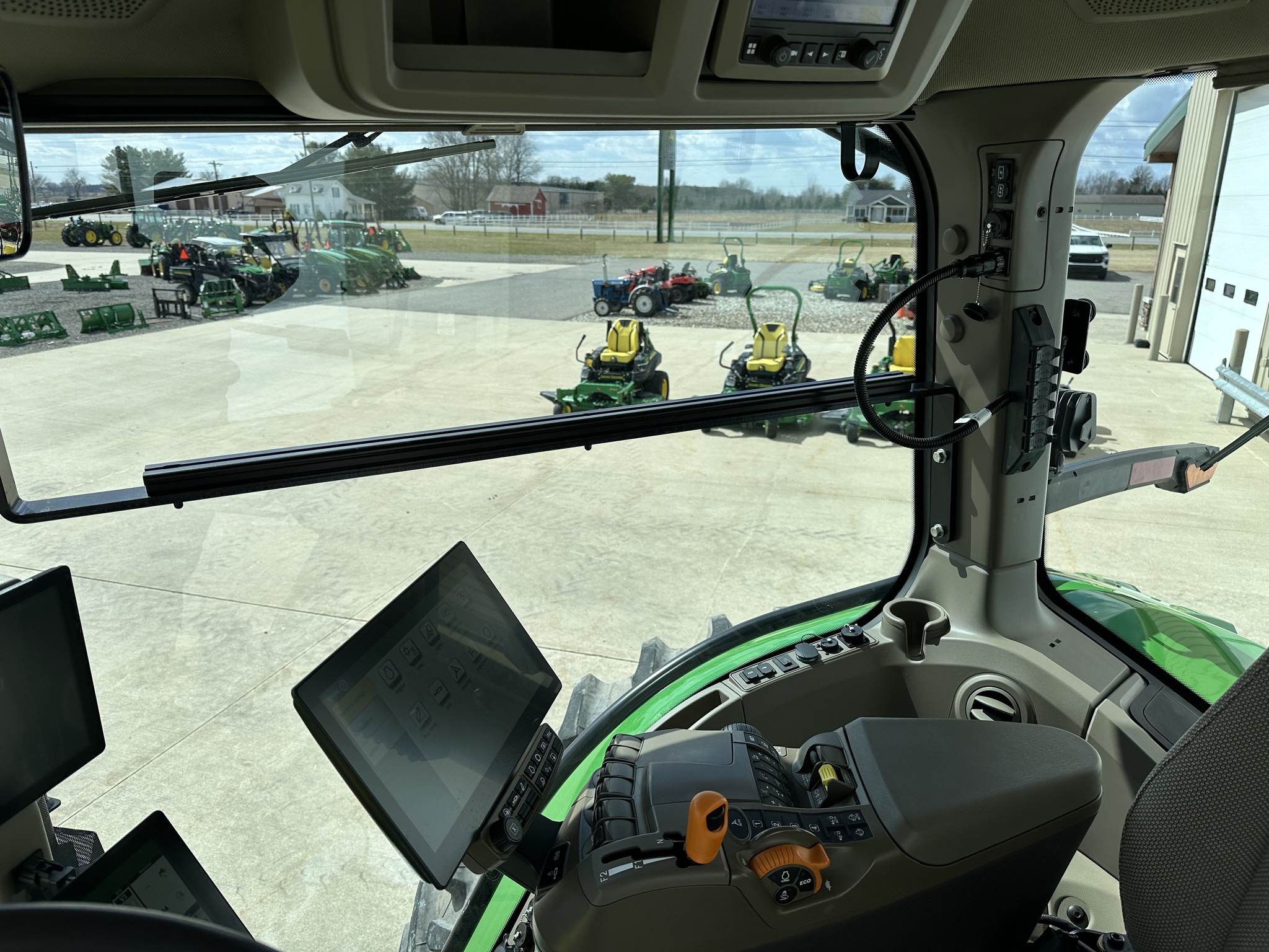 2024 John Deere 8R 370 Tractor