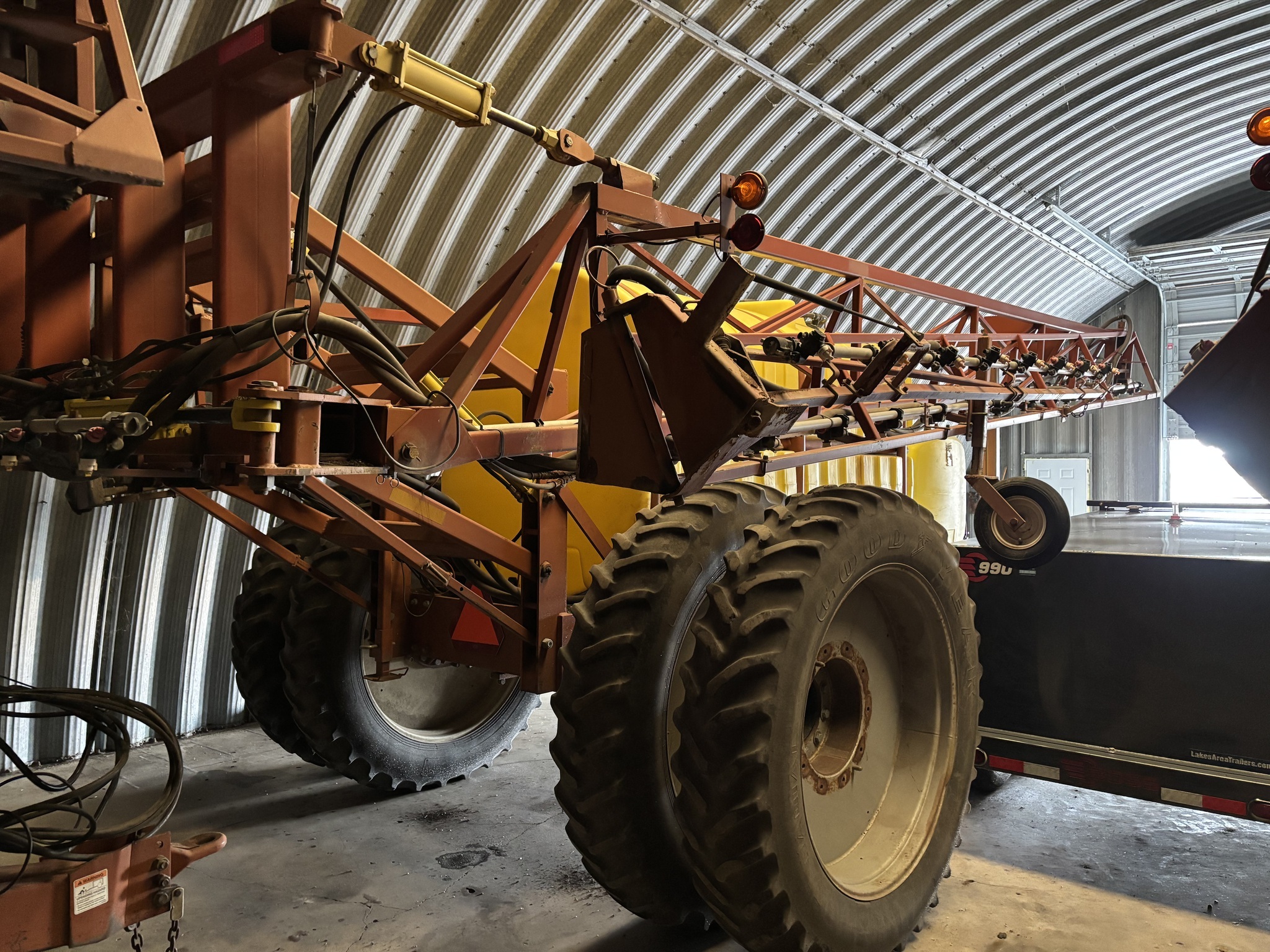 2005 H & S 132 Pull-Type Sprayer