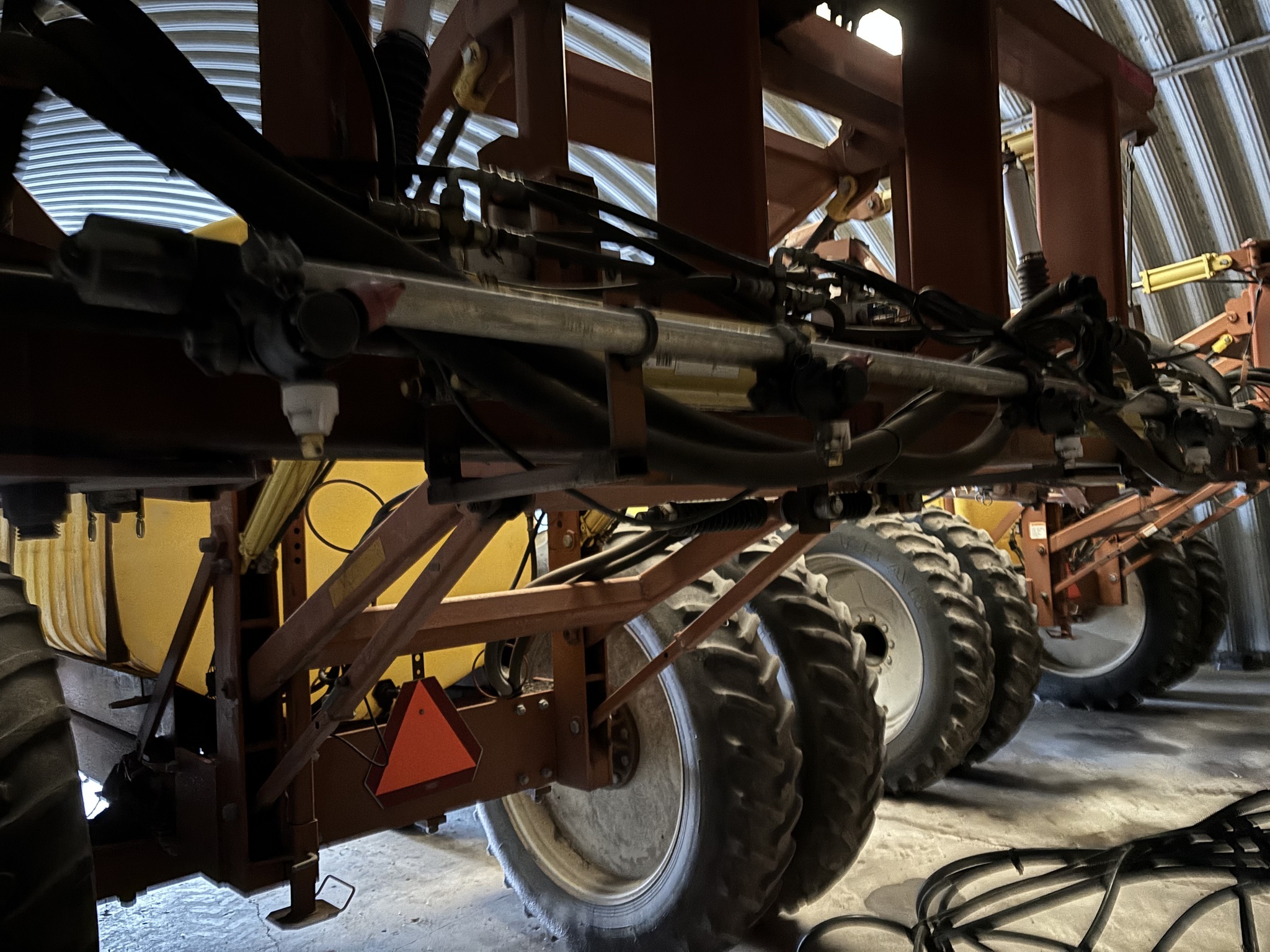 2005 H & S 132 Pull-Type Sprayer