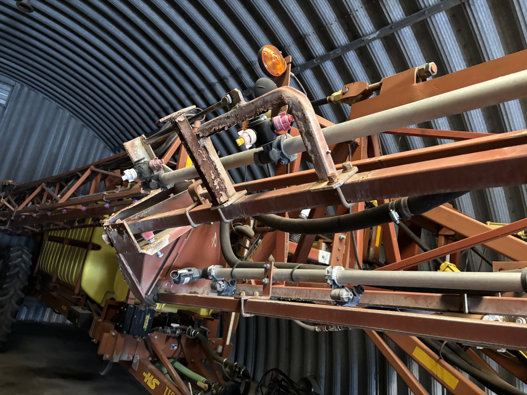 2005 H & S 132 Pull-Type Sprayer