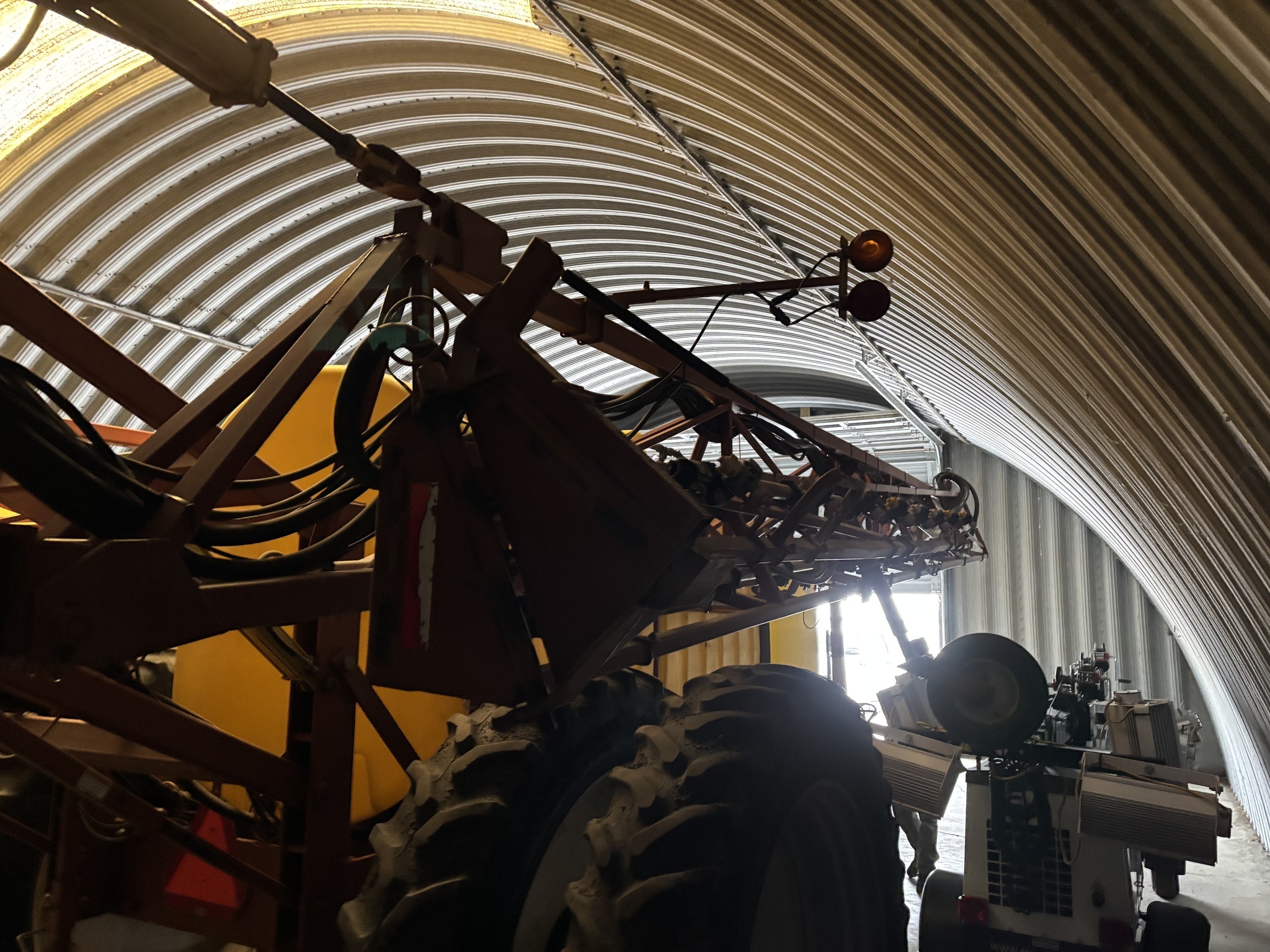 2005 H & S 132 Pull-Type Sprayer