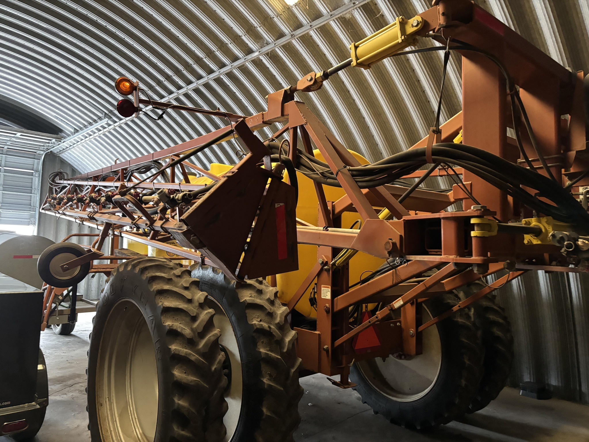 2005 H & S 132 Pull-Type Sprayer