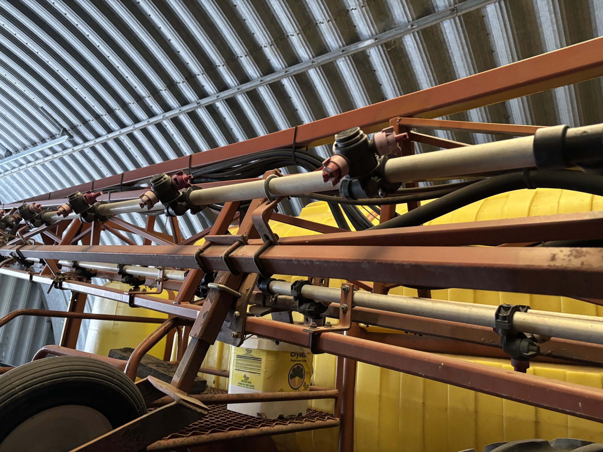 2005 H & S 132 Pull-Type Sprayer