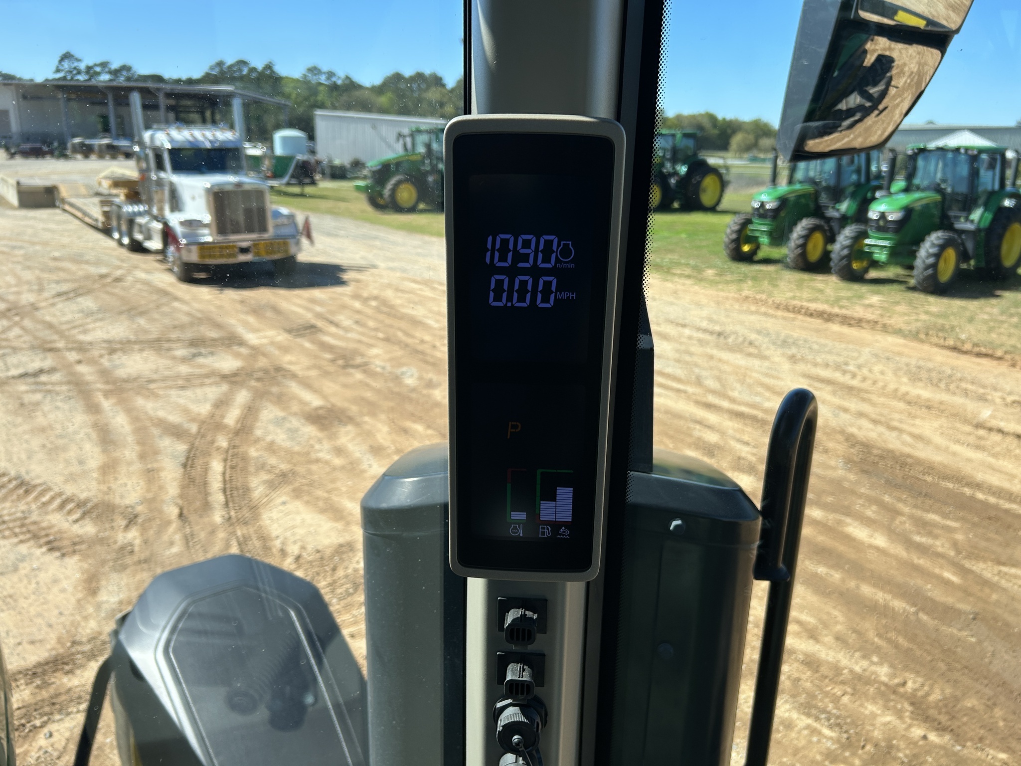 2023 John Deere 7R 210 Tractor