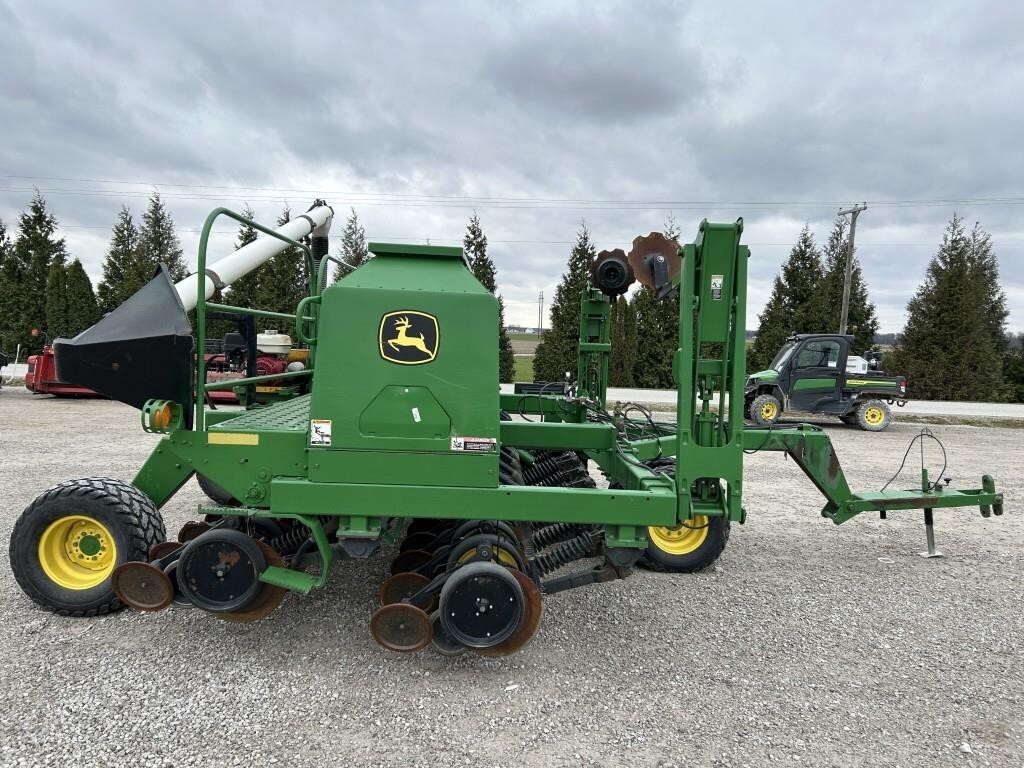  John Deere 1590 Drill