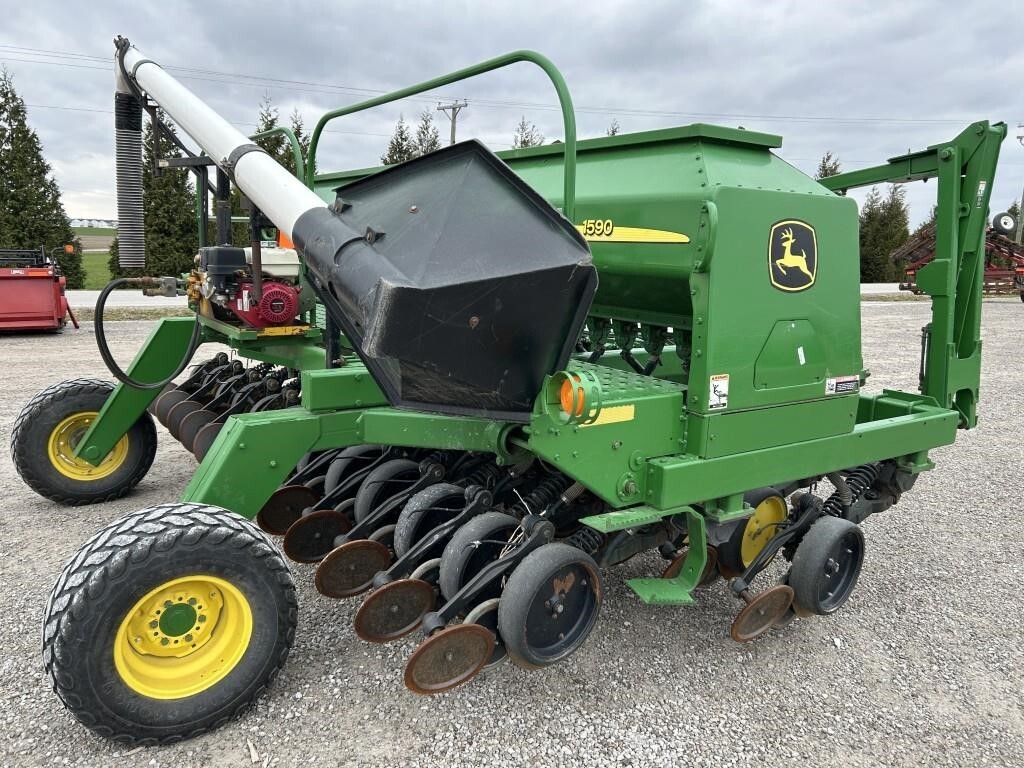  John Deere 1590 Drill