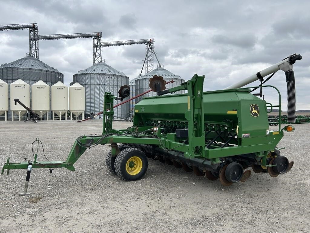  John Deere 1590 Drill