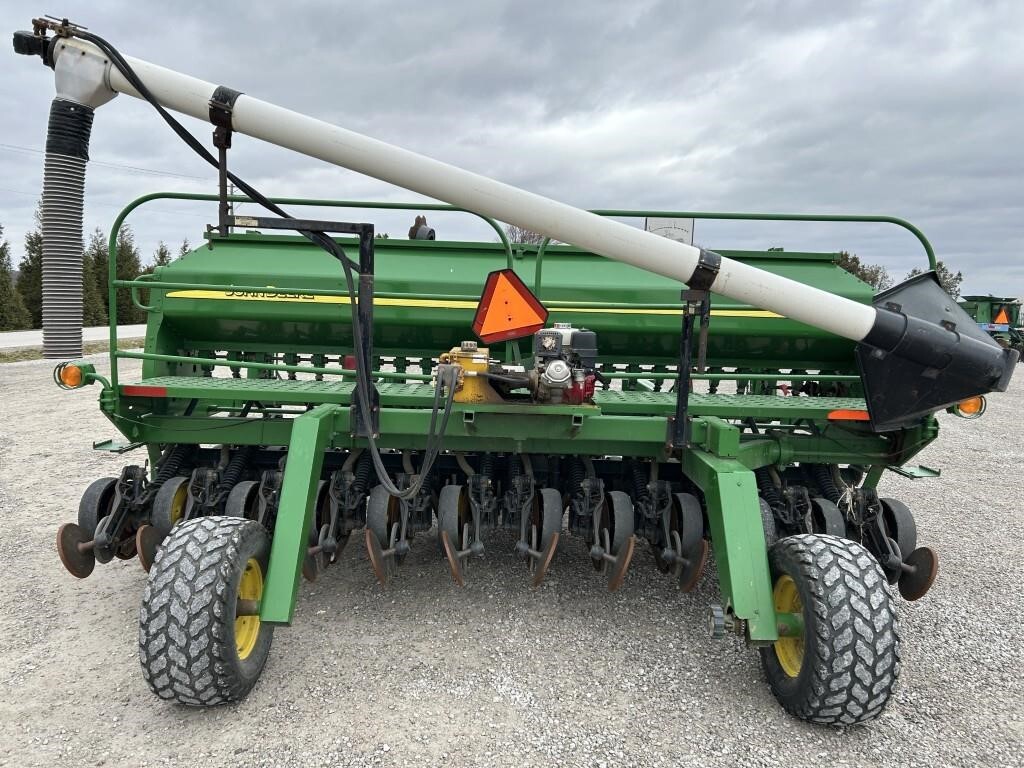  John Deere 1590 Drill
